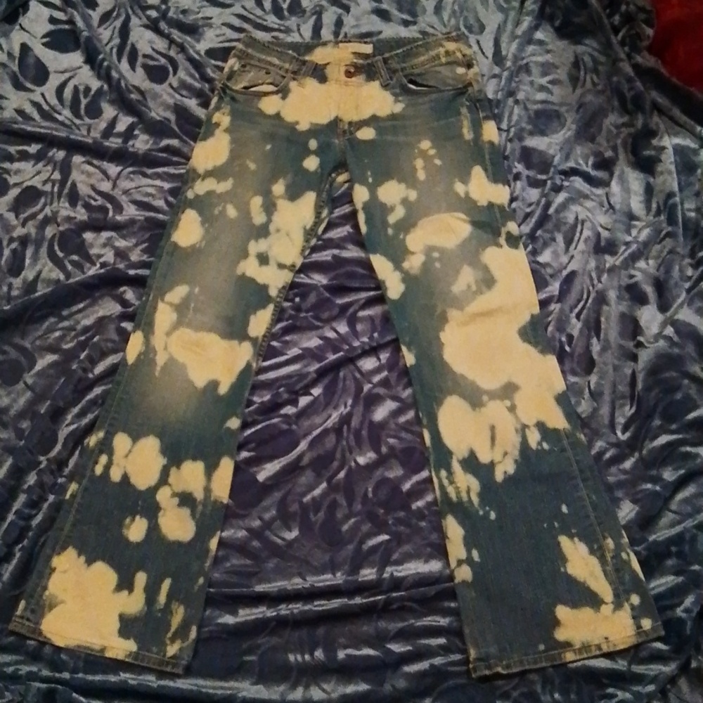 Blue jeans, Medium, Bellbottom.